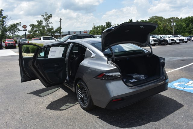 New 2026 Nissan Sentra SV w/ Floor Mat Package FWD image 15