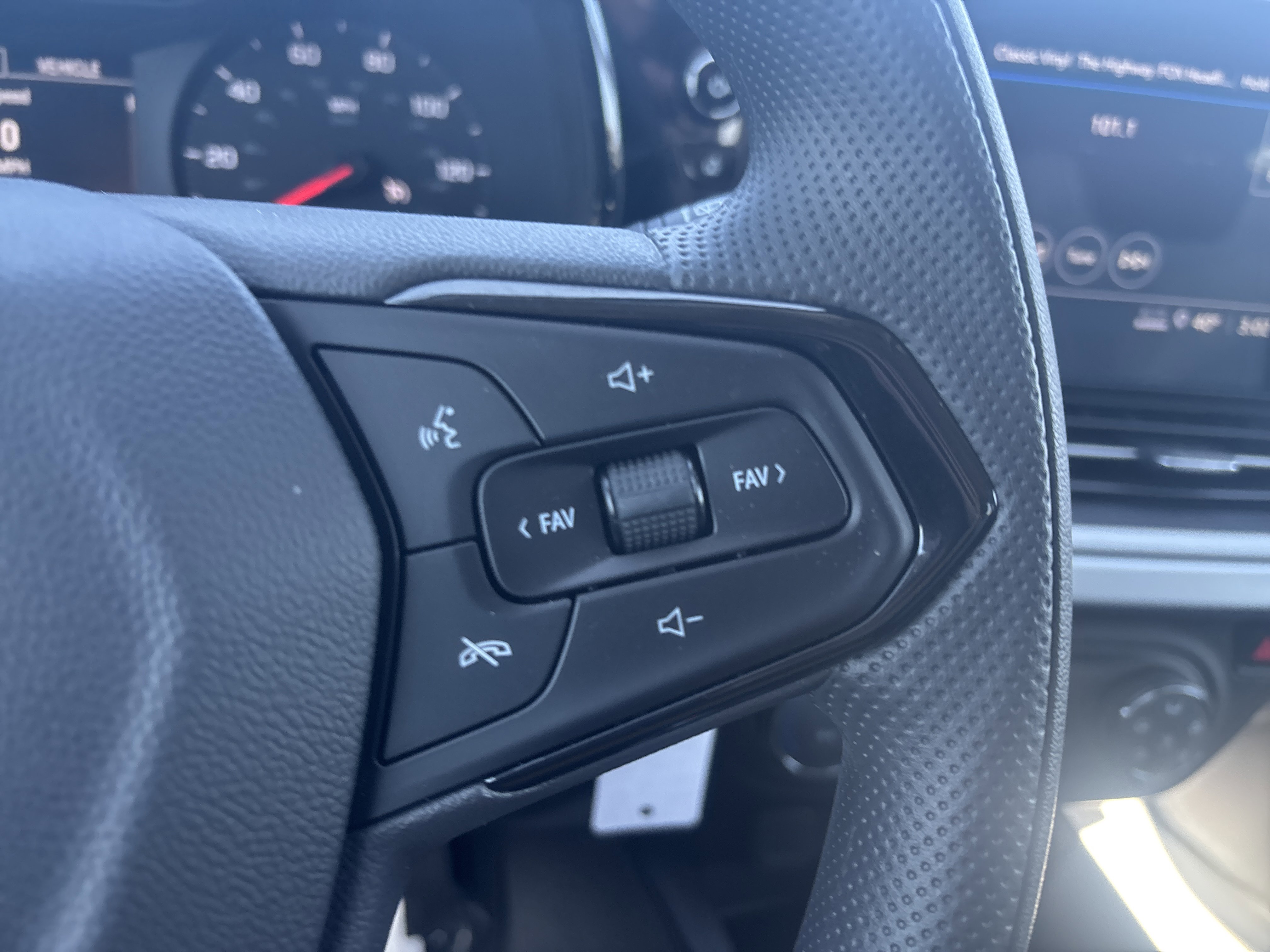 New 2026 Chevrolet Trax LS w/ LS Convenience Package FWD image 19
