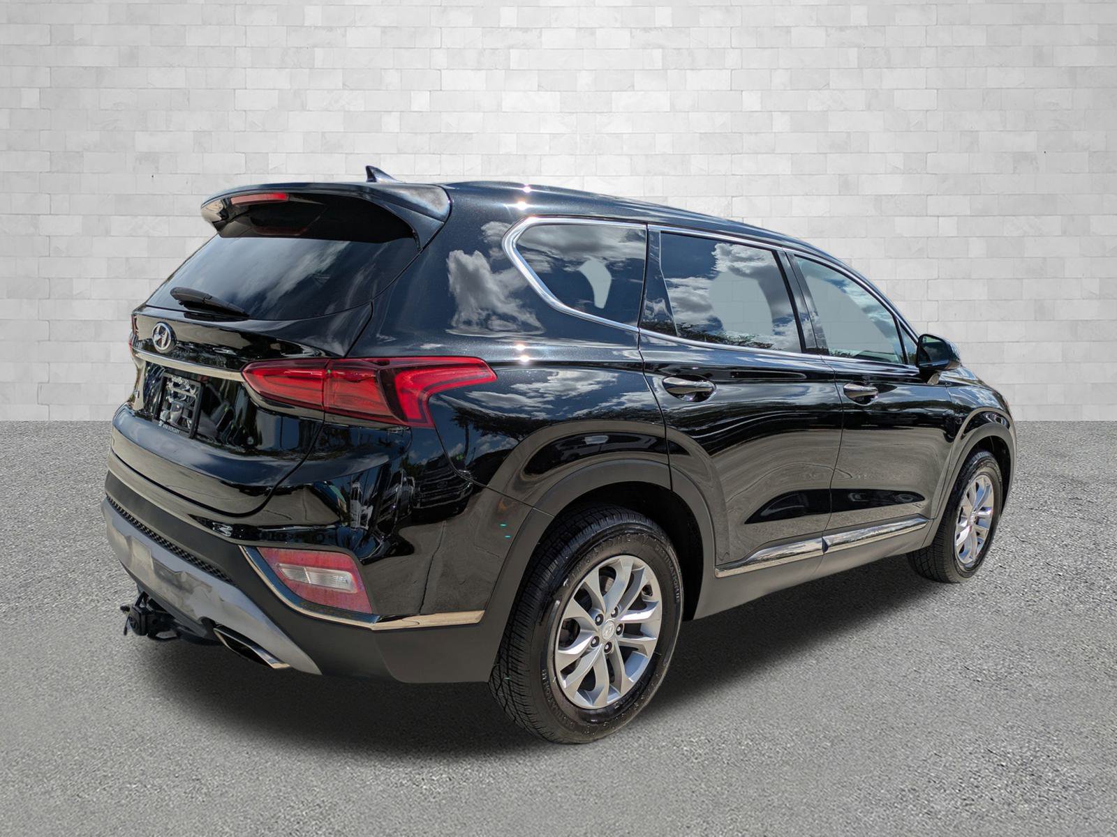 Used 2019 Hyundai Santa Fe SEL image 4