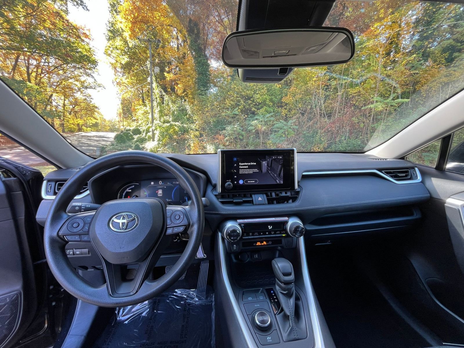 Used 2025 Toyota RAV4 LE image 29