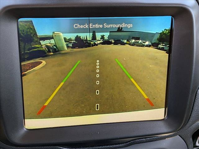 Used 2023 Jeep Renegade Trailhawk AWD/4WD image 14