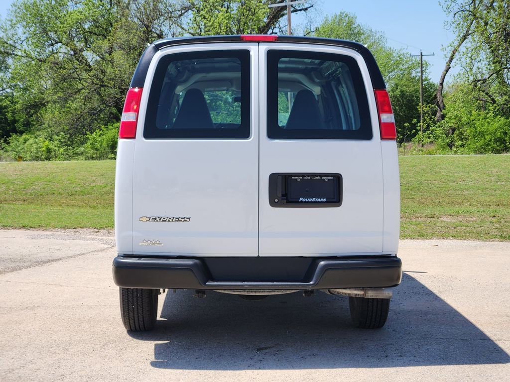 Used 2025 Chevrolet Express 2500 w/ Driver Convenience Package RWD image 6