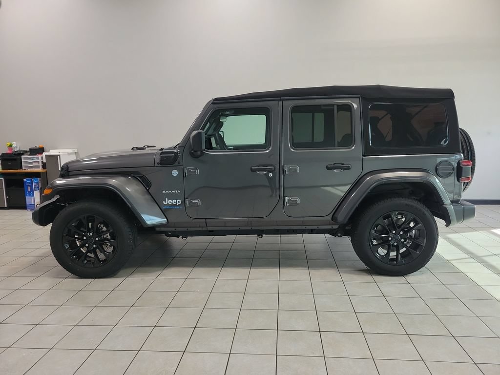 Used 2024 Jeep Wrangler Unlimited Sahara AWD/4WD image 10