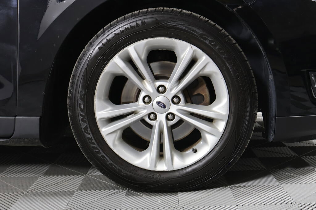 Used 2017 Ford Taurus SEL image 6