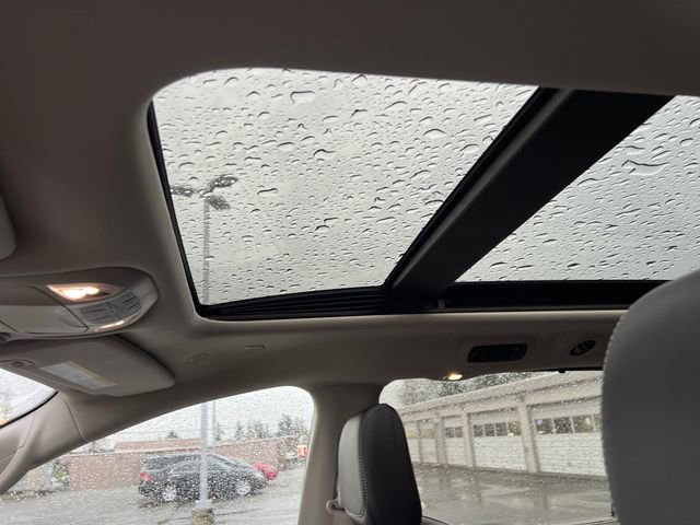 Used 2023 Chrysler Pacifica Limited image 30