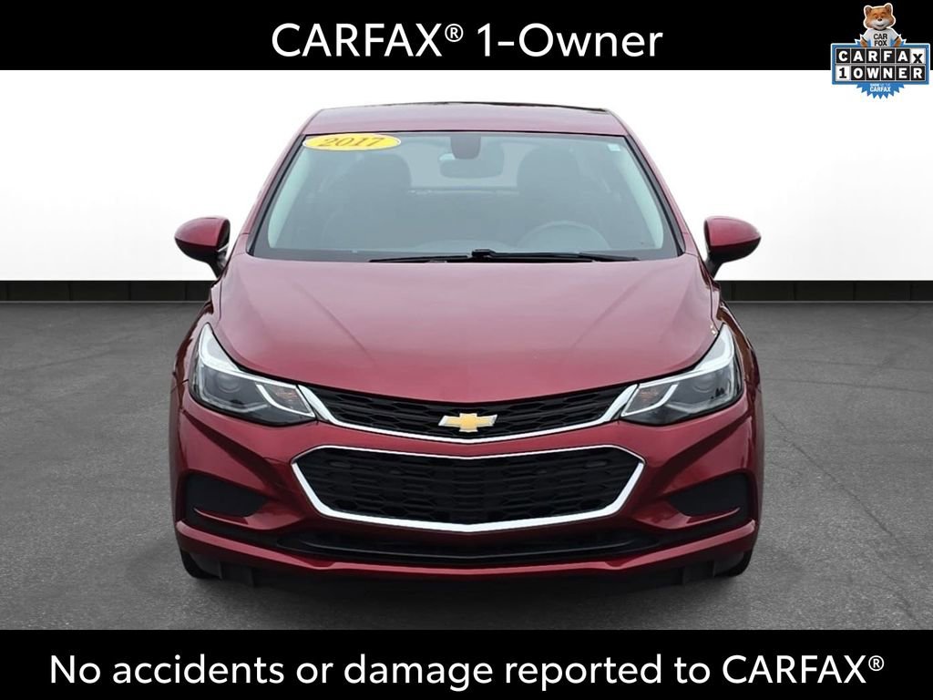 Used 2017 Chevrolet Cruze LT FWD image 2