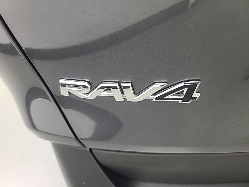 Used 2021 Toyota RAV4 XLE AWD/4WD image 12