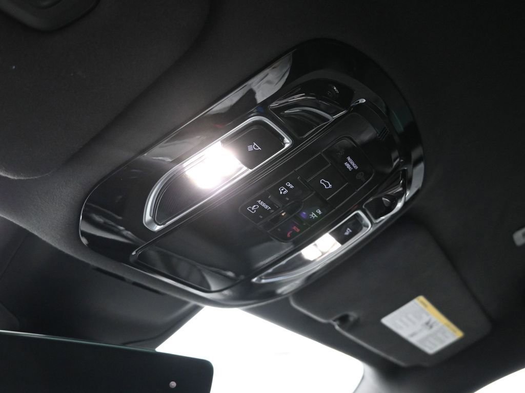 Used 2024 Maserati Grecale GT image 27