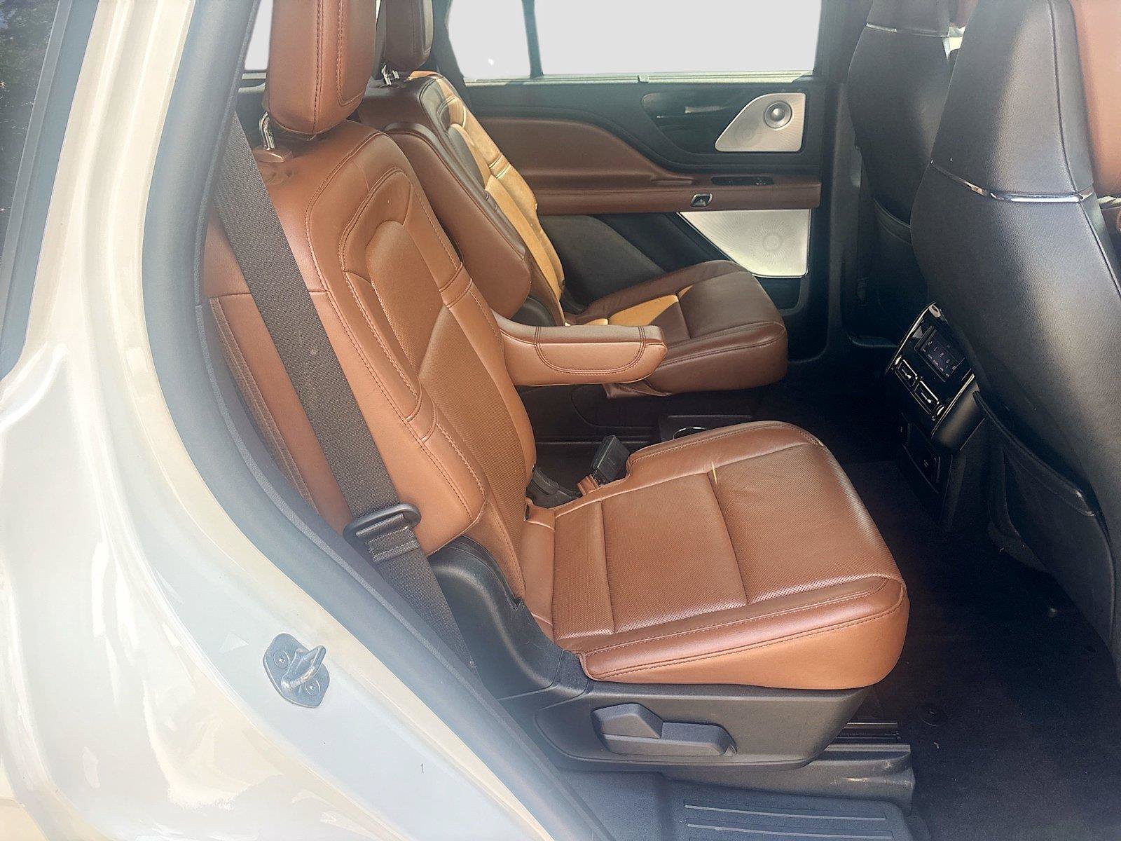 Used 2022 Lincoln Aviator Grand Touring w/ Equipment Group 301A AWD/4WD image 25