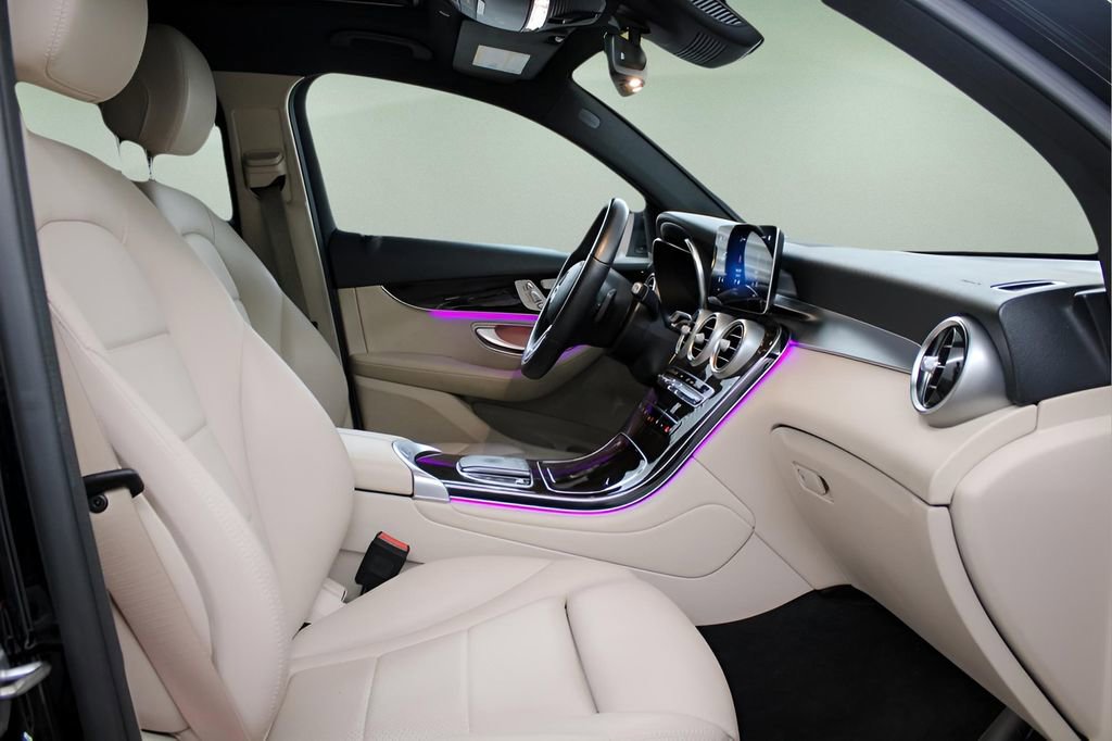 Used 2022 Mercedes-Benz GLC 300 4MATIC Coupe image 35
