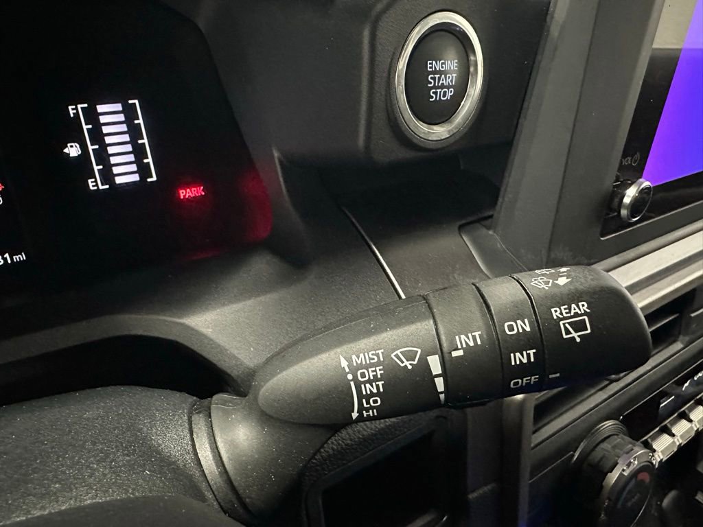 Used 2025 Toyota 4Runner SR5 AWD/4WD image 22
