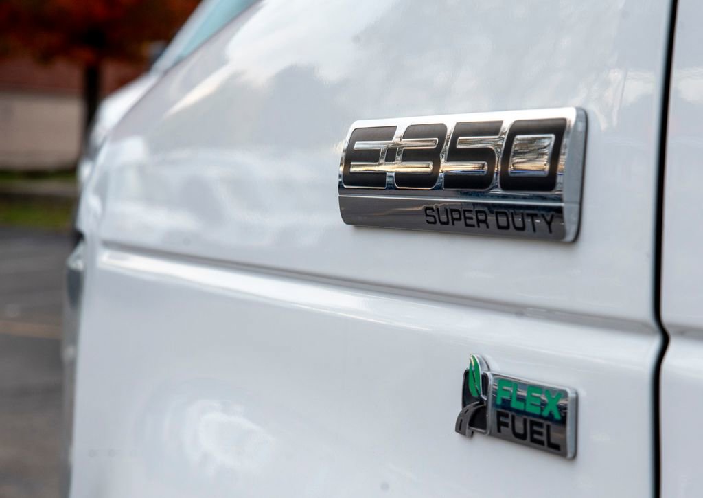 Used 2014 Ford E-350 and Econoline 350 Super Duty RWD image 9