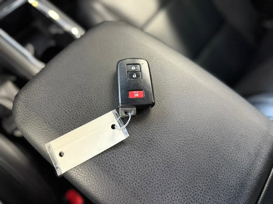 Used 2018 Toyota Tacoma TRD Sport image 43