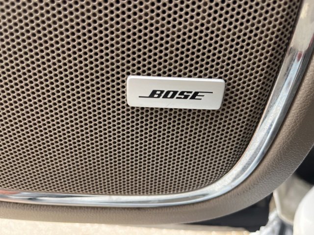 Used 2020 GMC Yukon XL SLT w/ Premium Edition image 16