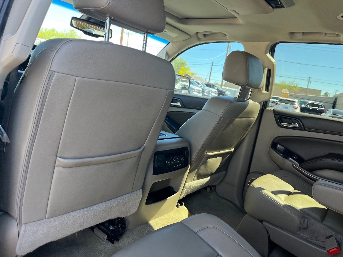 Used 2019 Chevrolet Suburban LT RWD image 31