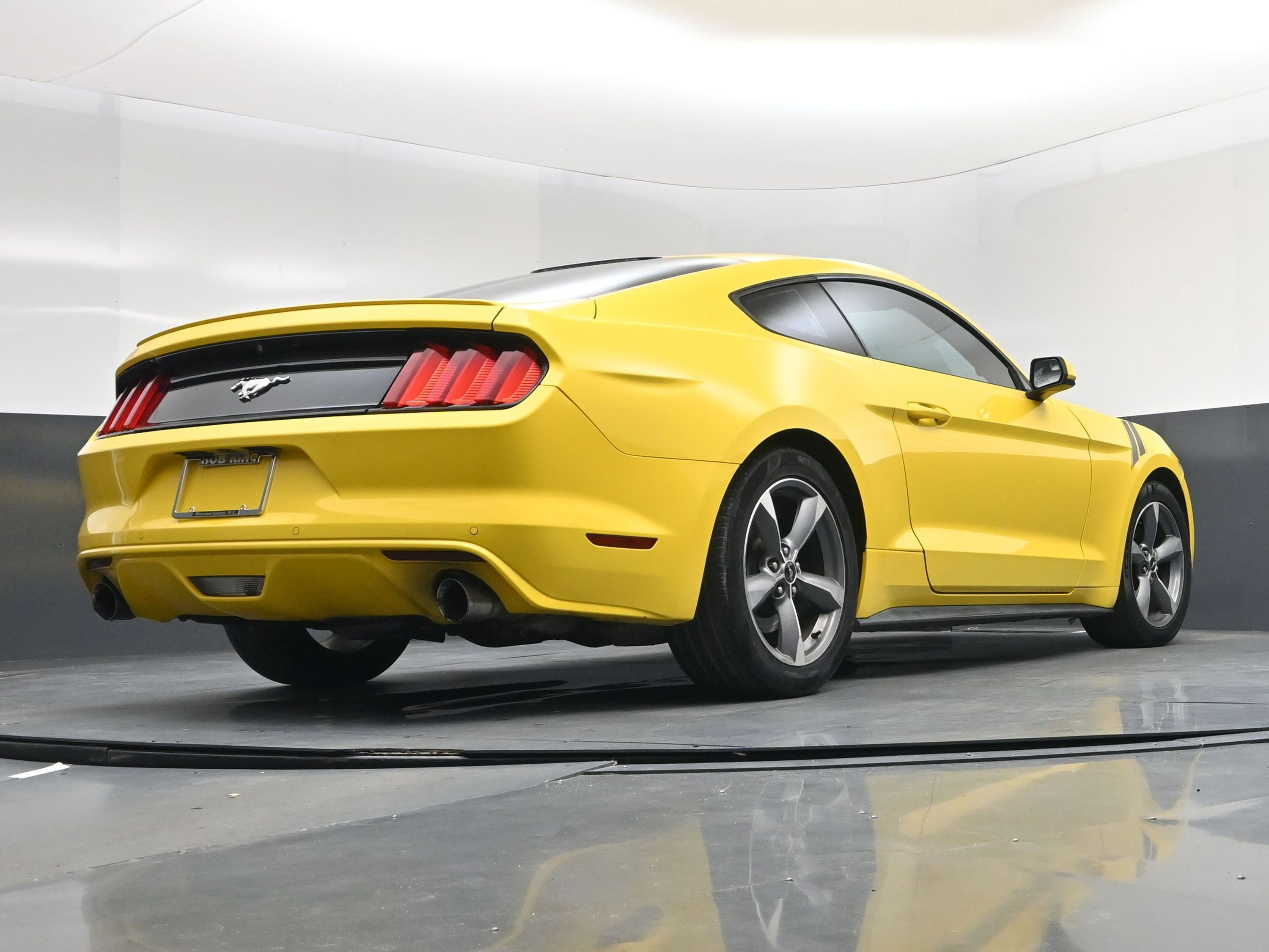 Used 2016 Ford Mustang EcoBoost image 20