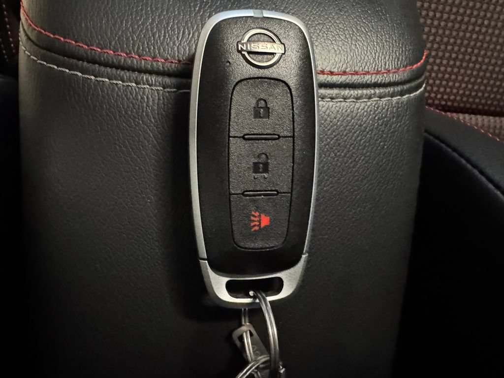 Used 2025 Nissan Kicks SR FWD image 17
