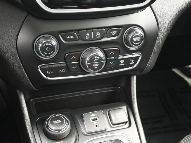 Used 2021 Jeep Cherokee High Altitude AWD/4WD image 19