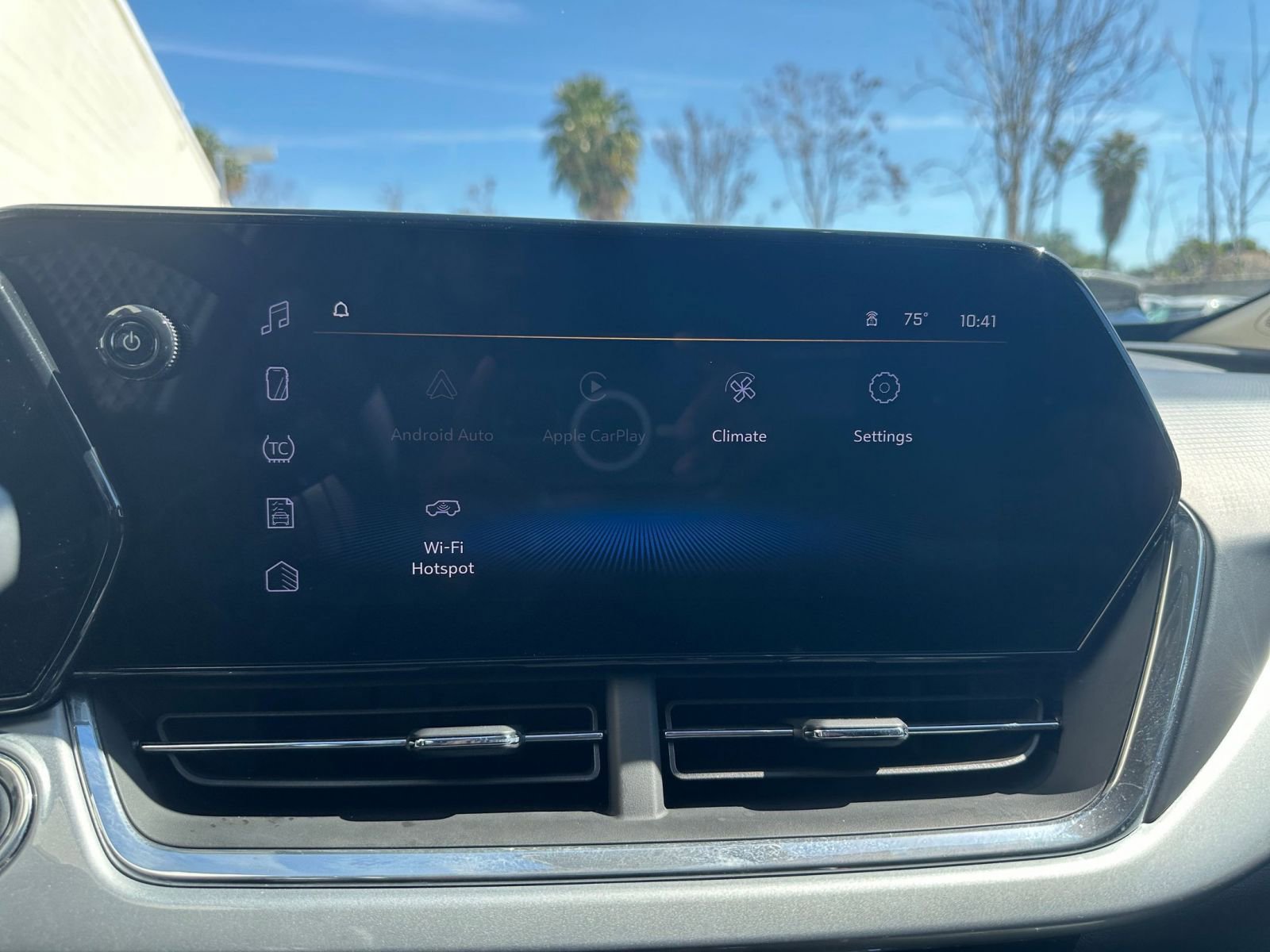 Used 2025 Chevrolet Trax LT image 20