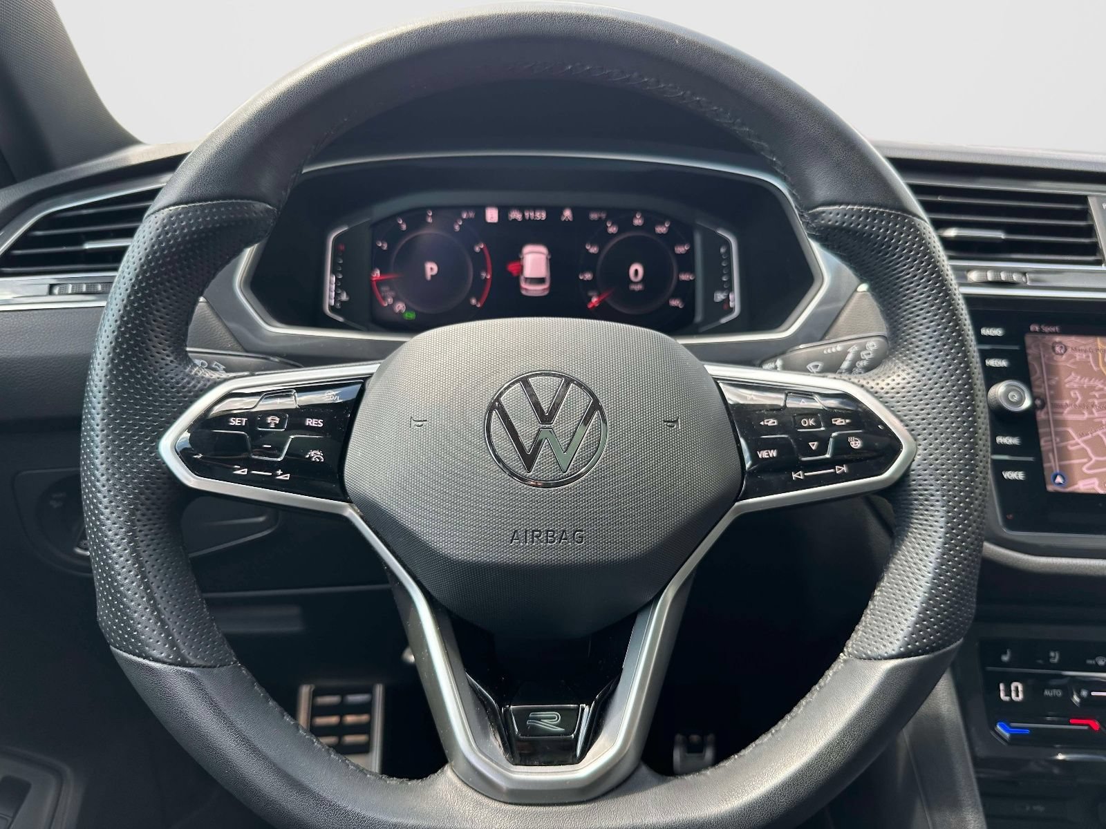 Certified 2024 Volkswagen Tiguan SEL R-Line AWD/4WD image 22