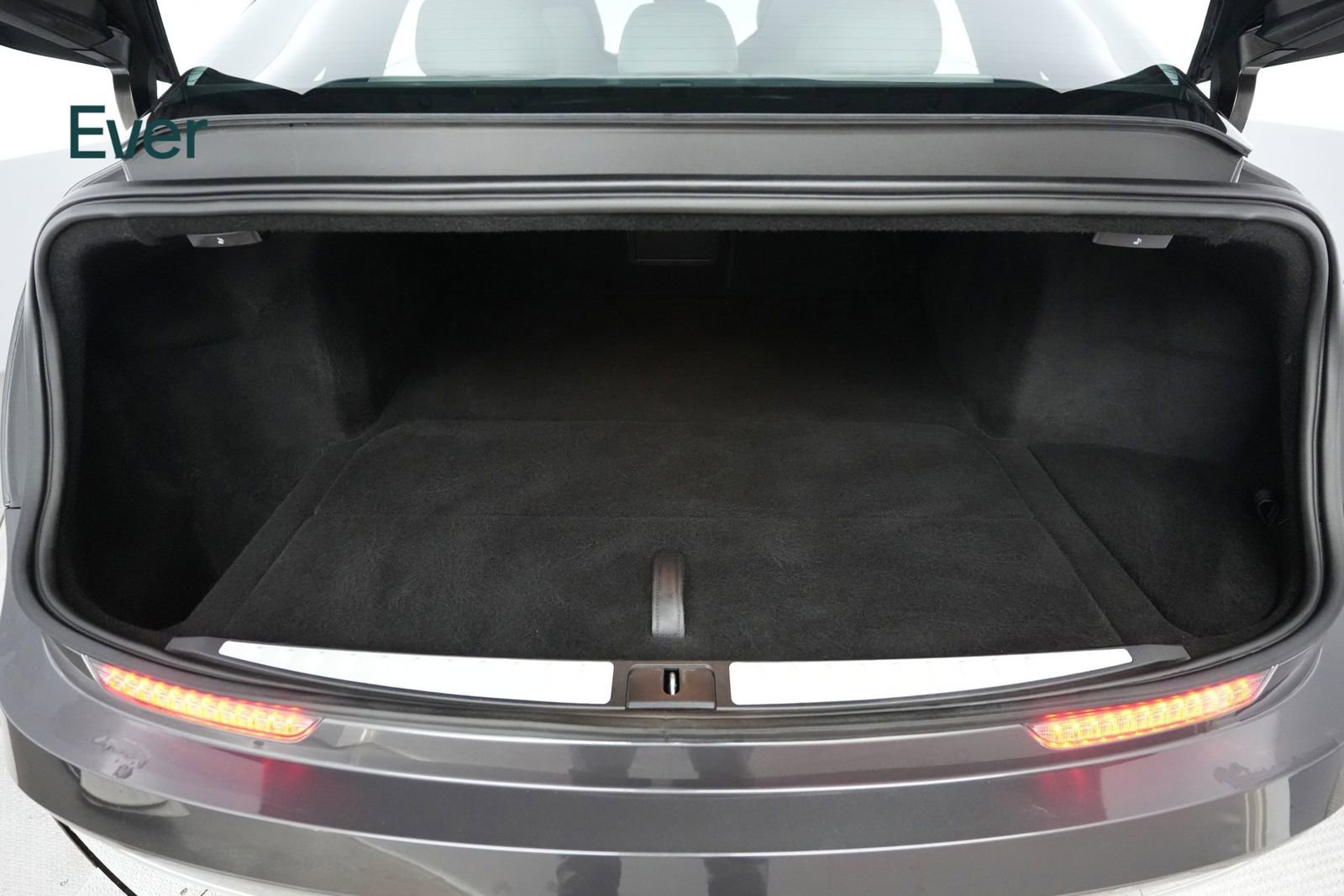 Used 2023 Lucid Air Grand Touring image 8