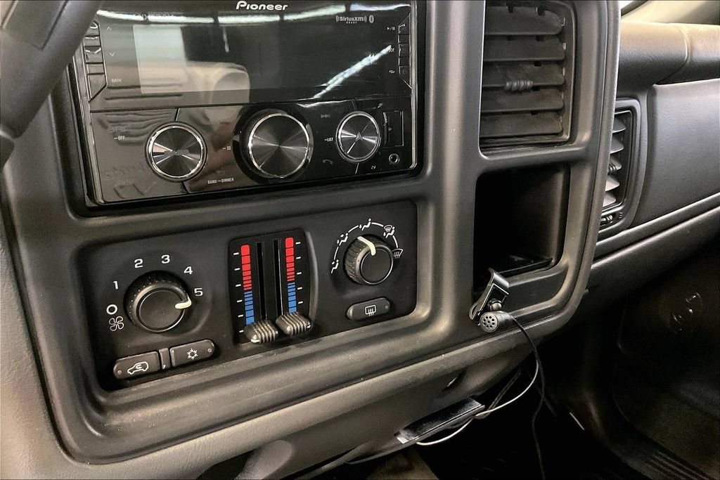 Used 2005 Chevrolet Silverado 1500 LS w/ Light Duty Power Package AWD/4WD image 14
