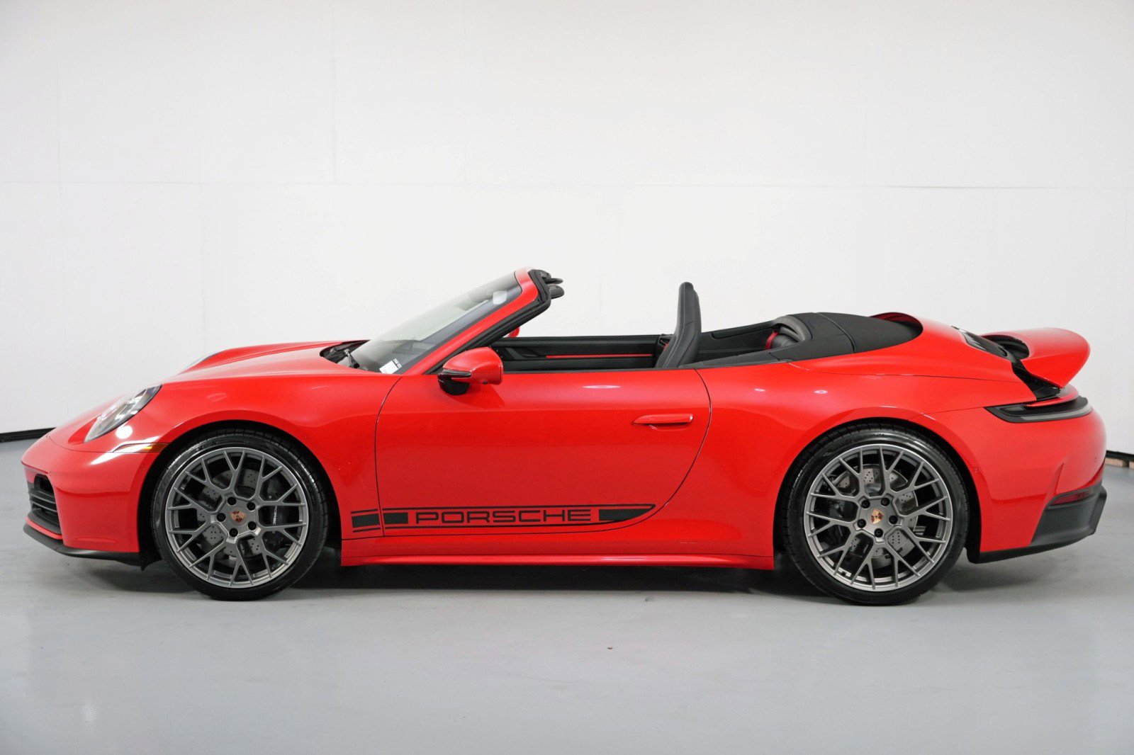 Used 2025 Porsche 911 Carrera RWD image 52