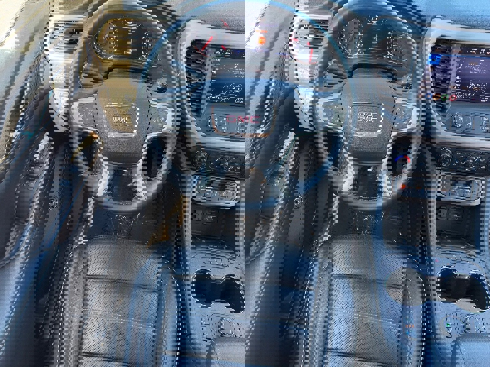 Used 2023 GMC Acadia Denali image 15