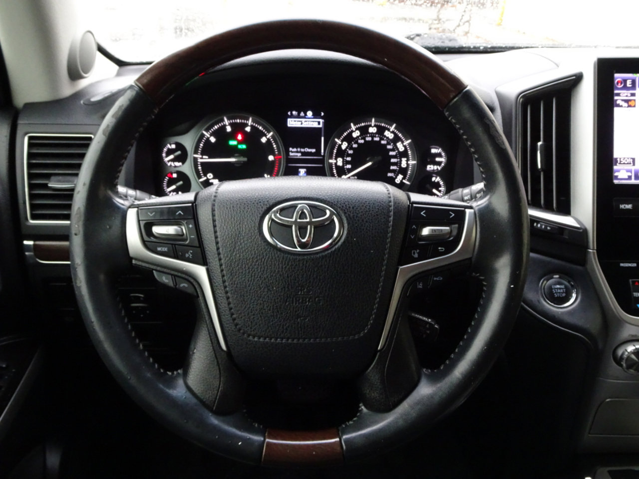 Used 2018 Toyota Land Cruiser image 20