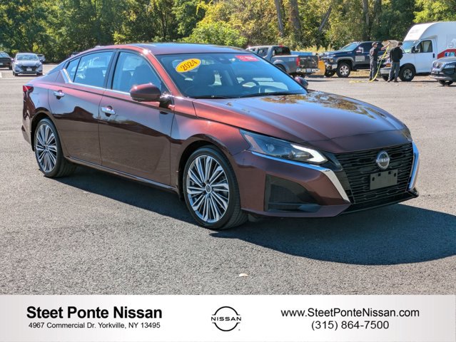 Certified 2024 Nissan Altima 2.5 SL image 1