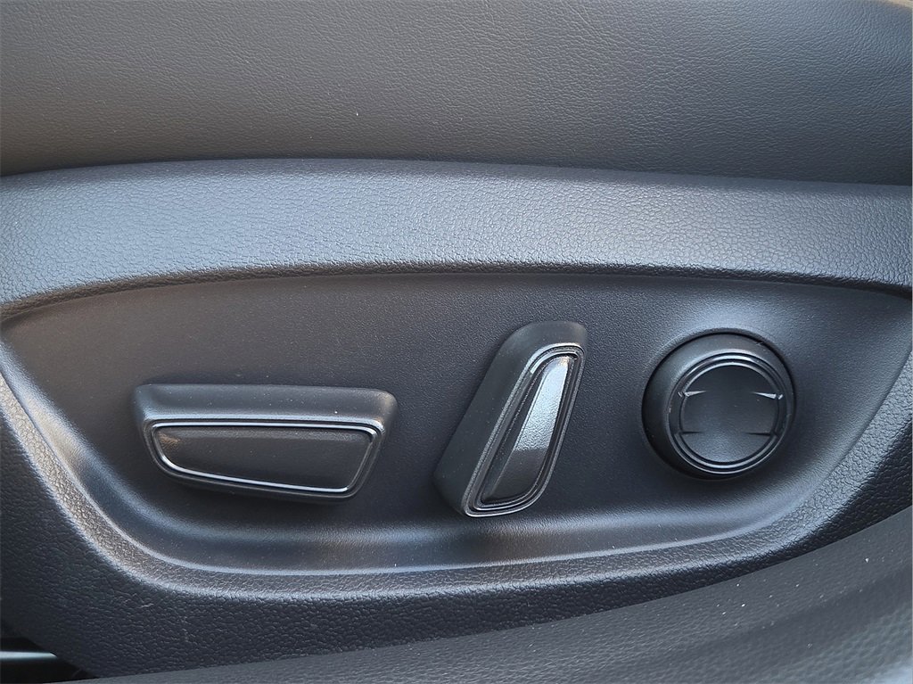 New 2026 Toyota Prius Plug-In Hybrid image 18