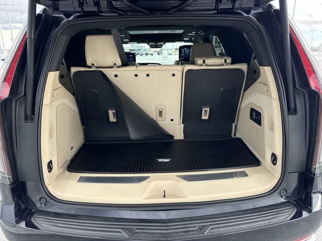 Used 2021 Cadillac Escalade Premium Luxury w/ Driver Assist Tech Package AWD/4WD image 25