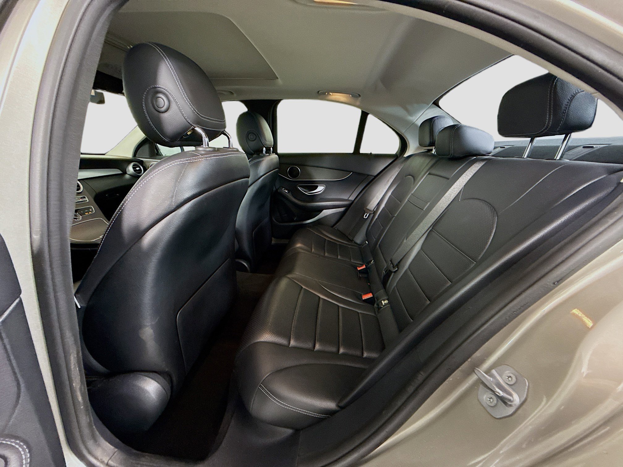 Used 2020 Mercedes-Benz C 300 Sedan image 25