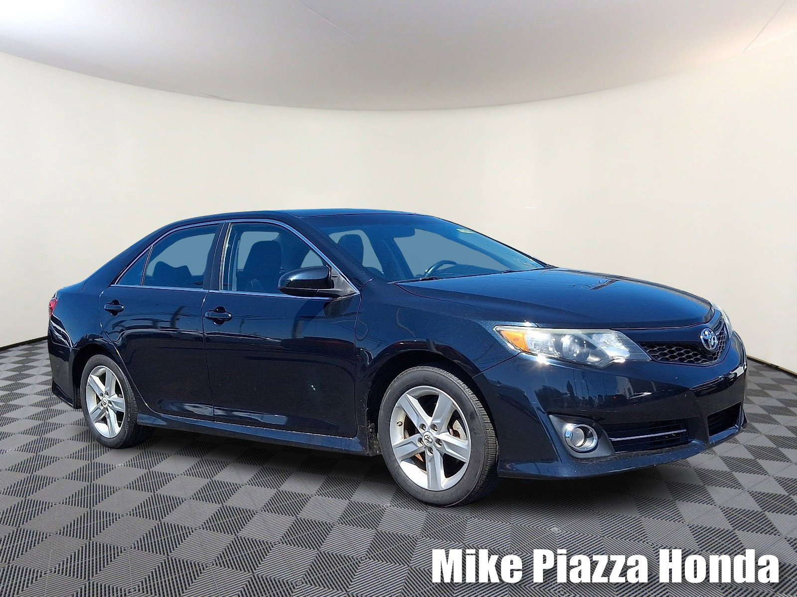 Used 2013 Toyota Camry SE