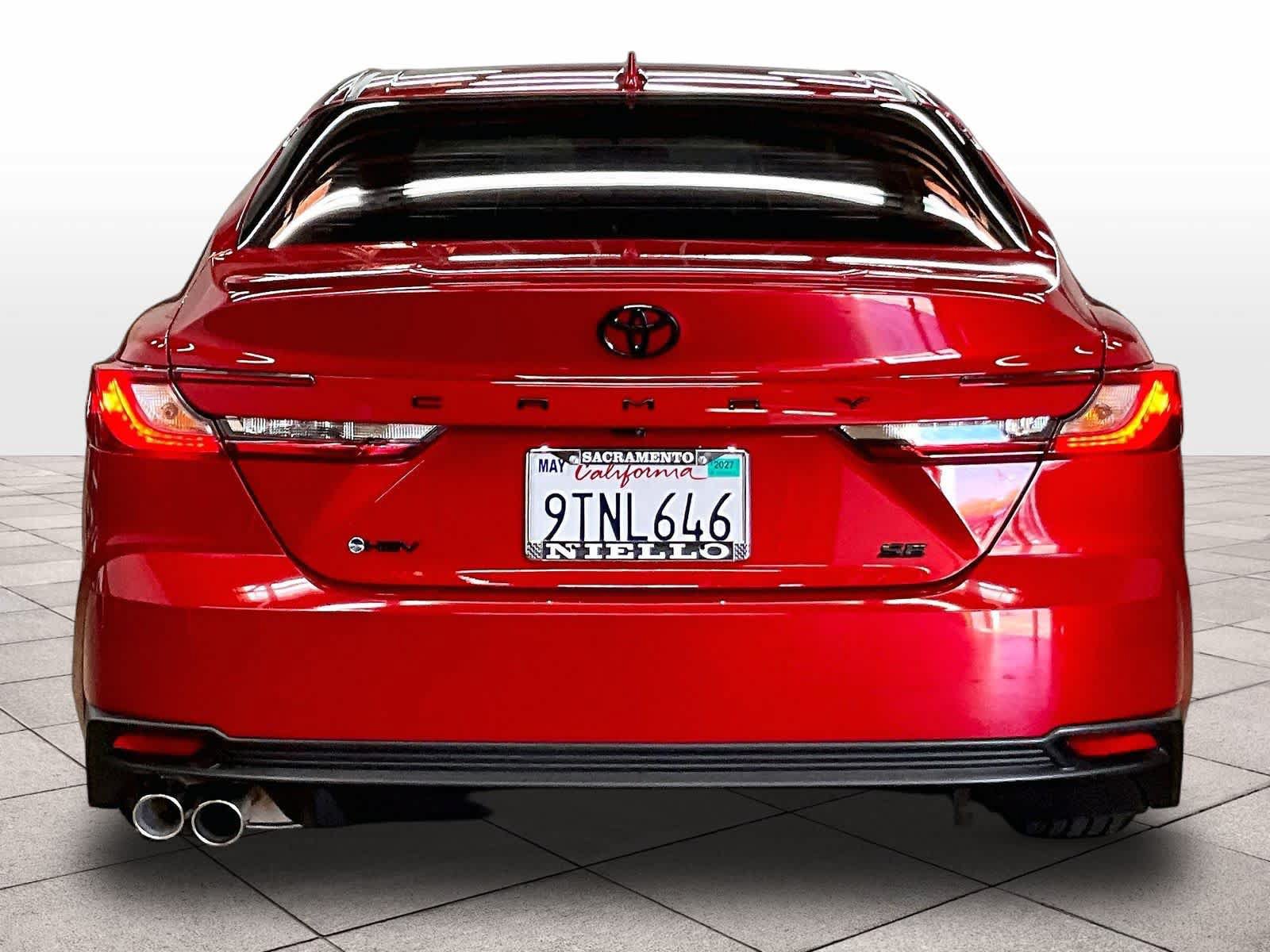 Used 2025 Toyota Camry SE w/ Convenience Package FWD image 7