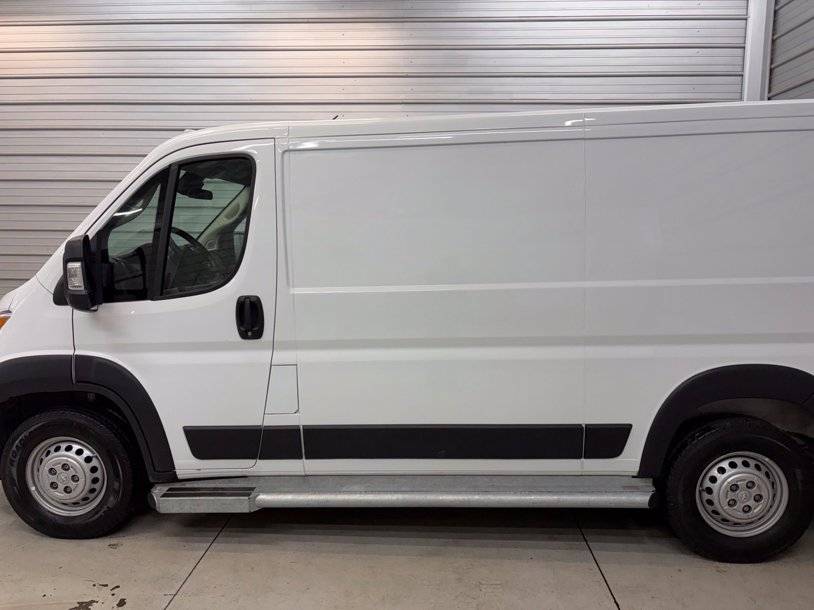 Used 2025 RAM ProMaster 2500 w/ U-Haul Equipment Group FWD image 7