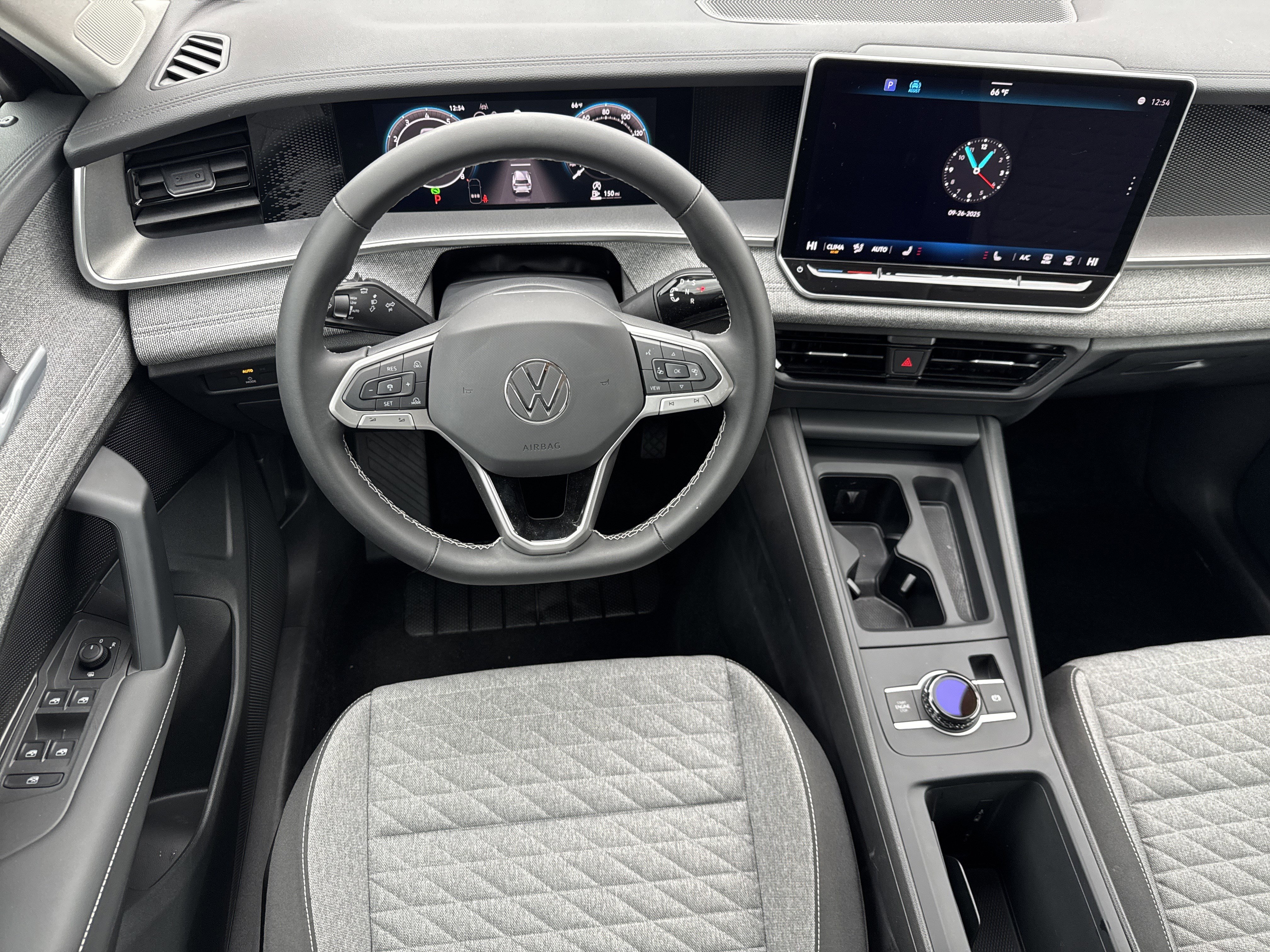 Used 2025 Volkswagen Tiguan S image 7