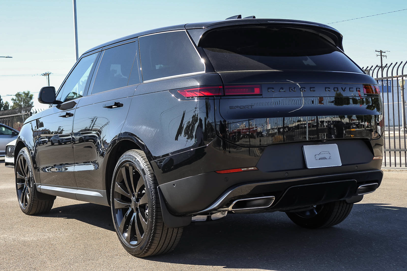 New 2026 Land Rover Range Rover Sport SE AWD/4WD image 7
