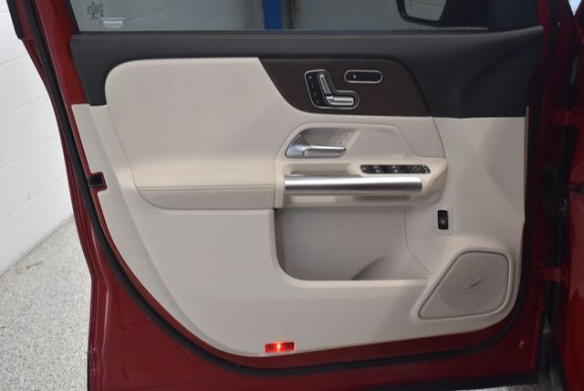 Used 2021 Mercedes-Benz GLA 250 4MATIC image 20