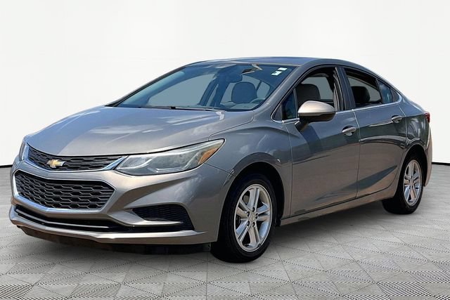 Used 2017 Chevrolet Cruze LT w/ Sun And Sound Package FWD image 3