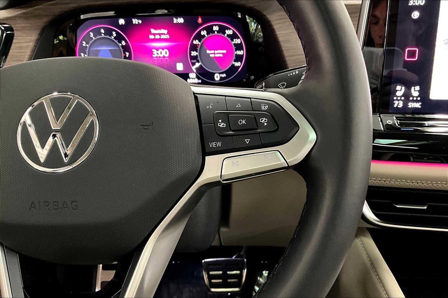 Used 2025 Volkswagen Atlas SEL Premium R-Line image 22