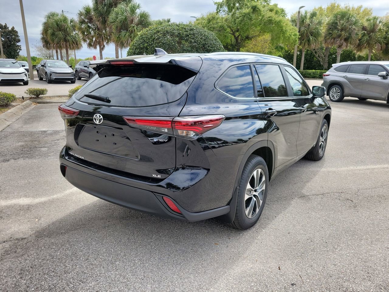 New 2026 Toyota Highlander XLE image 3