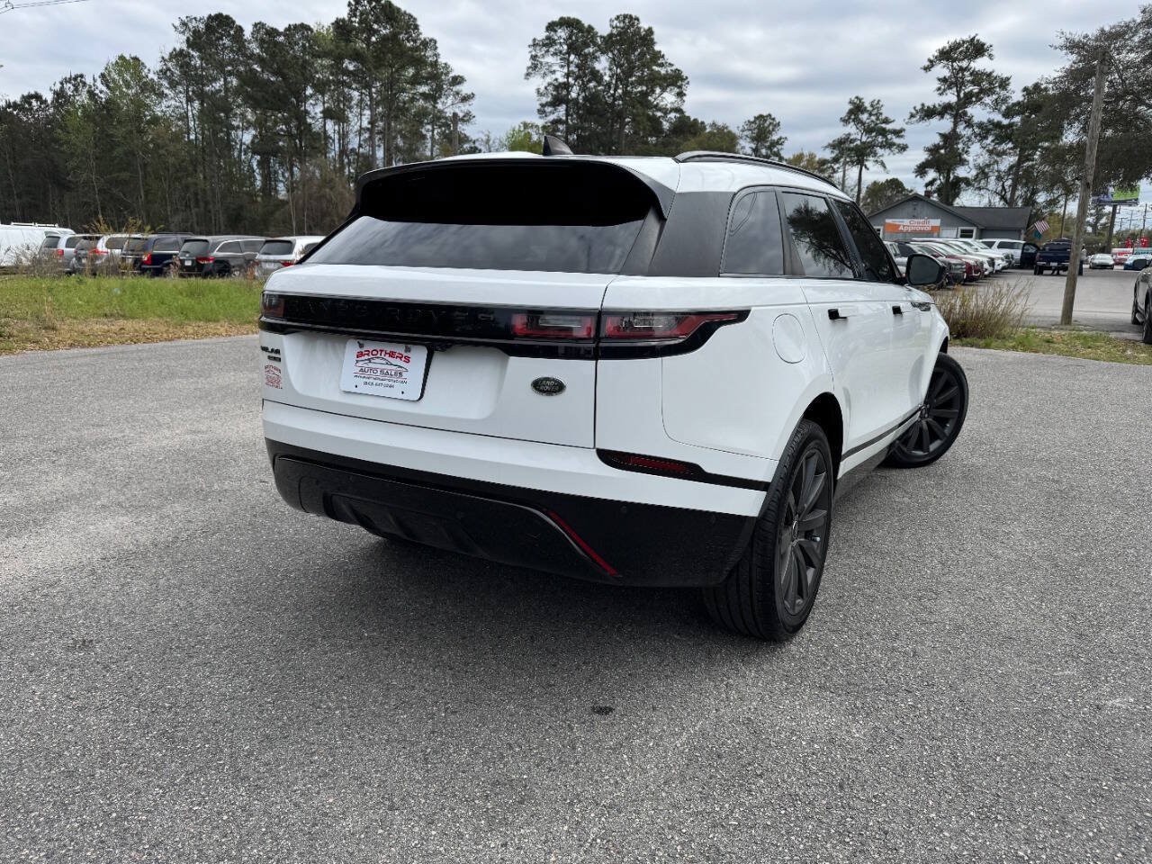 Used 2018 Land Rover Range Rover Velar R-Dynamic HSE AWD/4WD image 36