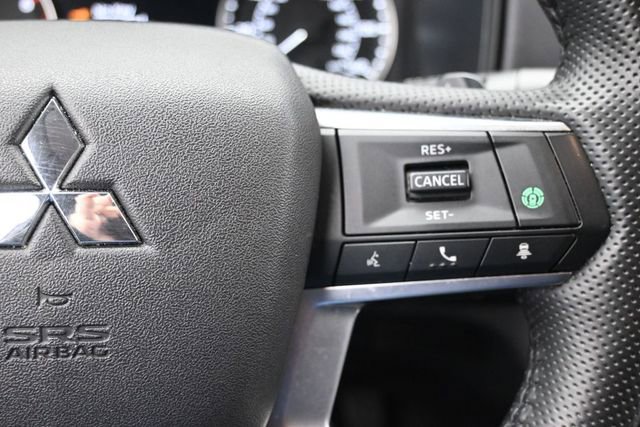 Used 2025 Mitsubishi Outlander SE AWD/4WD image 21