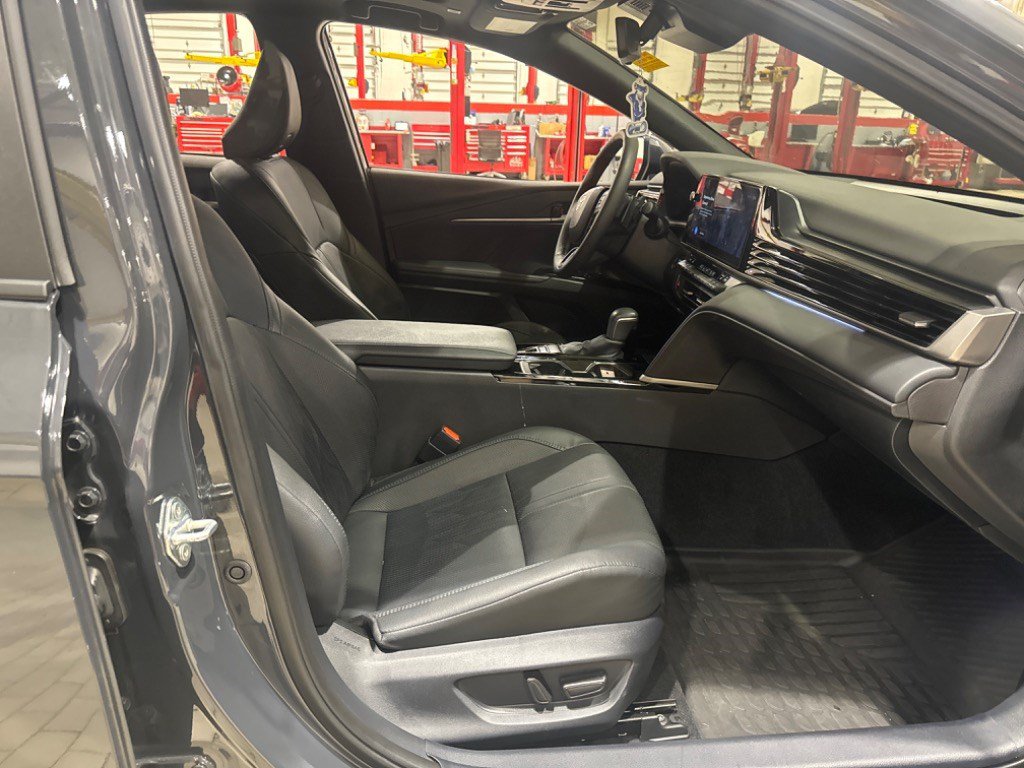 Used 2025 Toyota Camry XSE FWD image 49