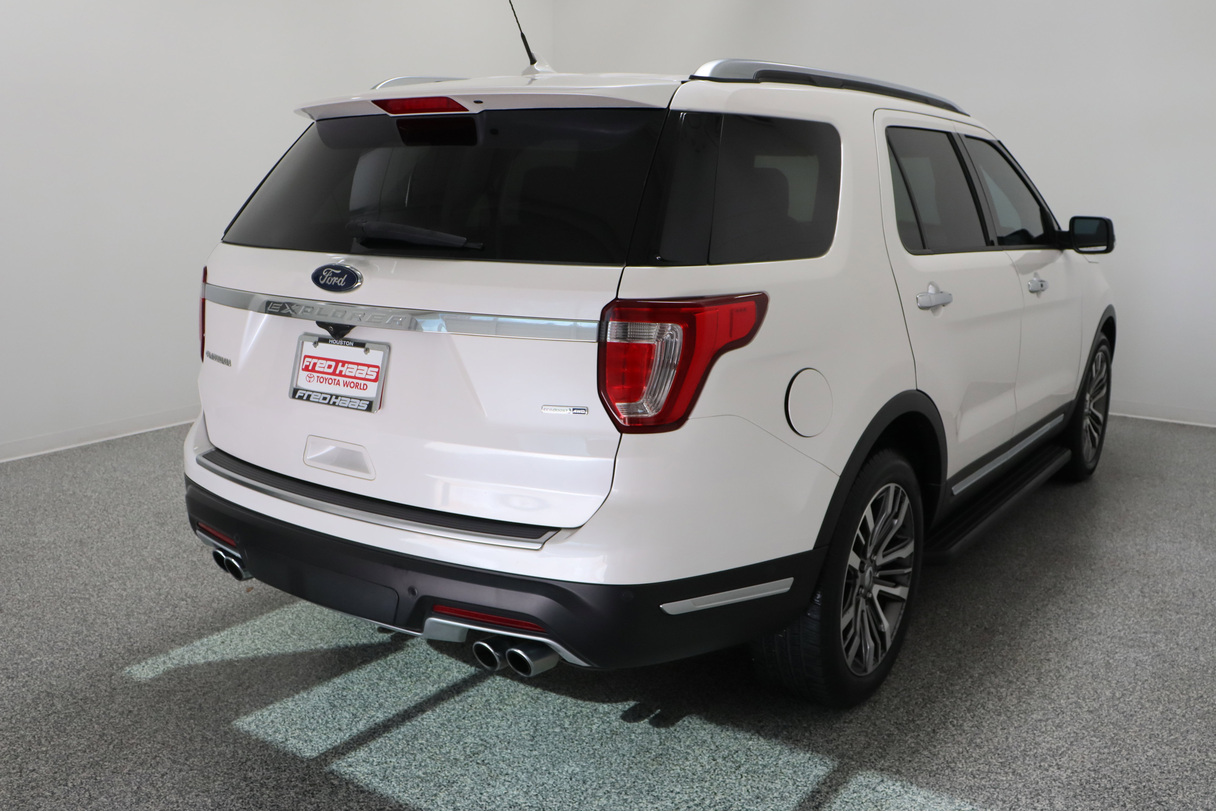 Used 2018 Ford Explorer Platinum AWD/4WD image 7