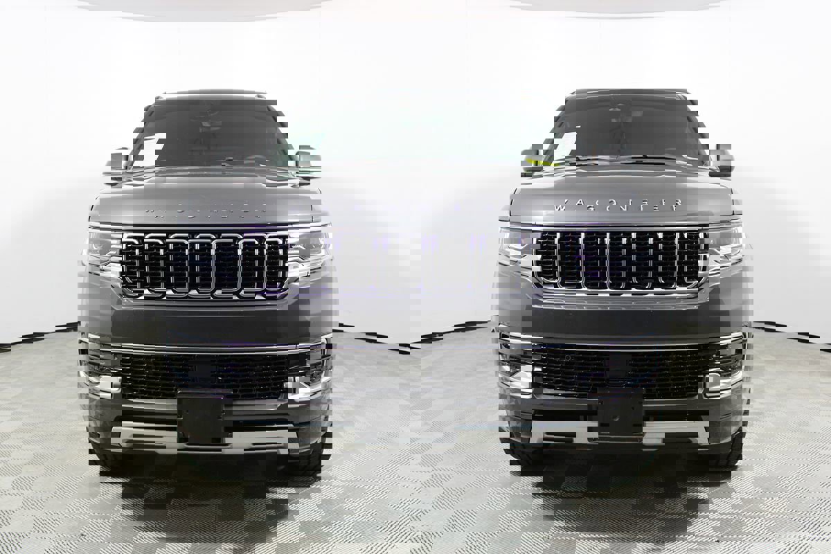 Used 2022 Jeep Wagoneer Series II w/ Premium Group I image 2