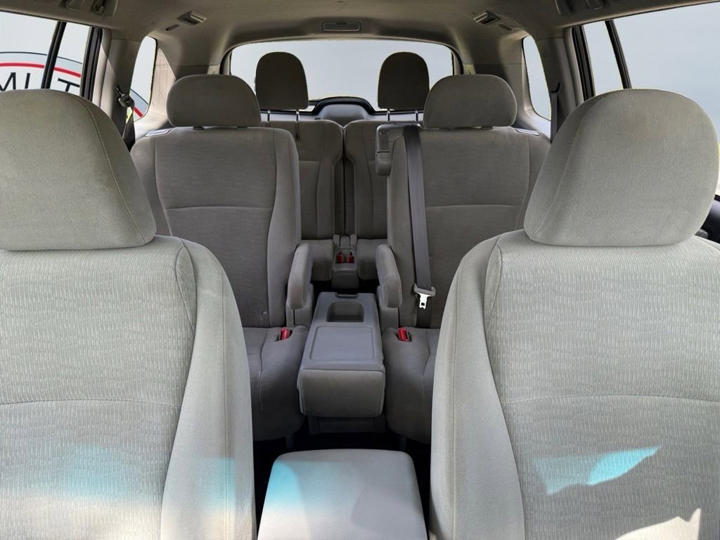 Used 2013 Toyota Highlander Plus AWD/4WD image 21