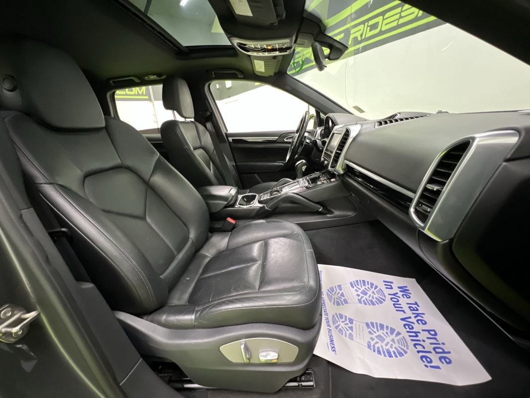 Used 2016 Porsche Cayenne AWD/4WD image 27
