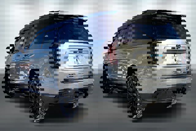 Used 2023 GMC Yukon XL SLT image 10